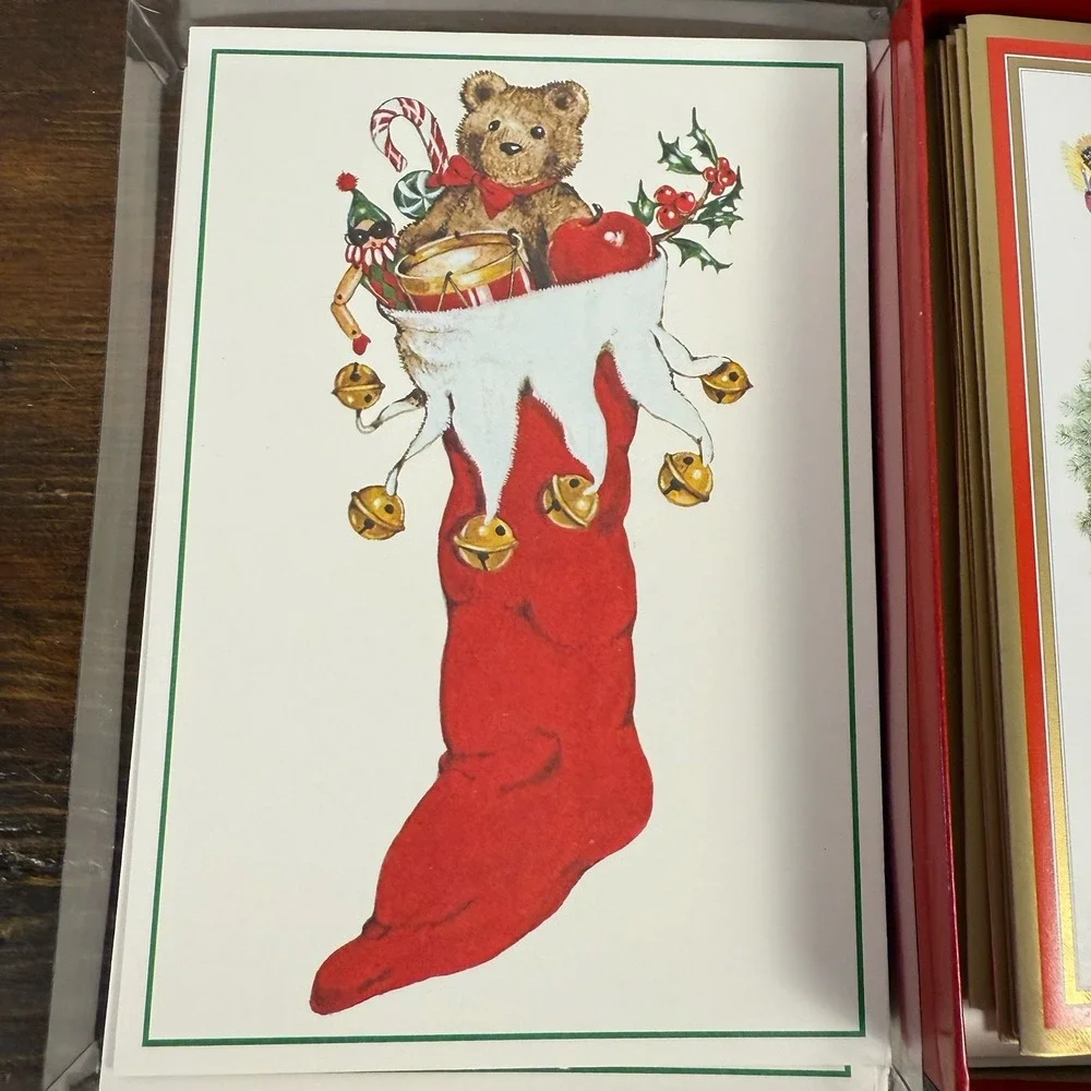 VNTG Lot of 32 Unused Assorted Christmas Greeting Cards / Envelopes  England USA